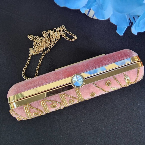 NWT Pink velvet clutch with gold zardozi, beads and sequins embroidery. - Picture 9 of 10